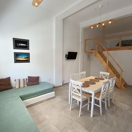 Tinos Youth Apartment Luaran gambar